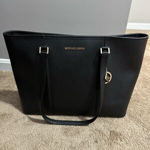 Jet Set Travel Large Saffiano Leather Tote Bag